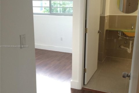 Apartamento en alquiler en Miami Beach, Florida, 3 dormitorios, 102.19 m2 № 2023177 - foto 16