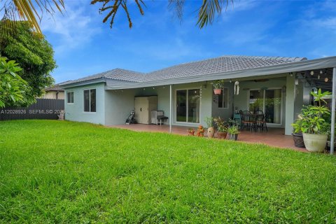 Villa ou maison à vendre à Miami, Floride: 4 chambres, 155.05 m2 № 2178429 - photo 26