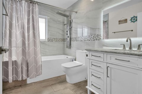 Villa ou maison à vendre à Miami, Floride: 4 chambres, 155.05 m2 № 2178429 - photo 19