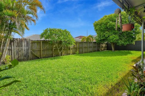 Villa ou maison à vendre à Miami, Floride: 4 chambres, 155.05 m2 № 2178429 - photo 23