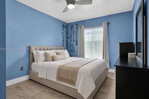 Villa ou maison à vendre à Miami, Floride: 4 chambres, 155.05 m2 № 2178429 - photo 18