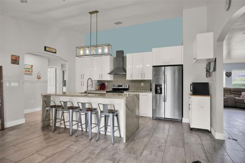 Villa ou maison à vendre à Miami, Floride: 4 chambres, 155.05 m2 № 2178429 - photo 2