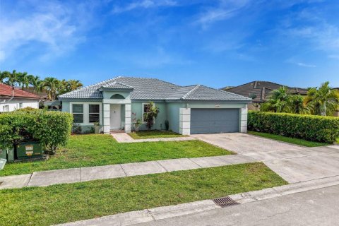 Villa ou maison à vendre à Miami, Floride: 4 chambres, 155.05 m2 № 2178429 - photo 27
