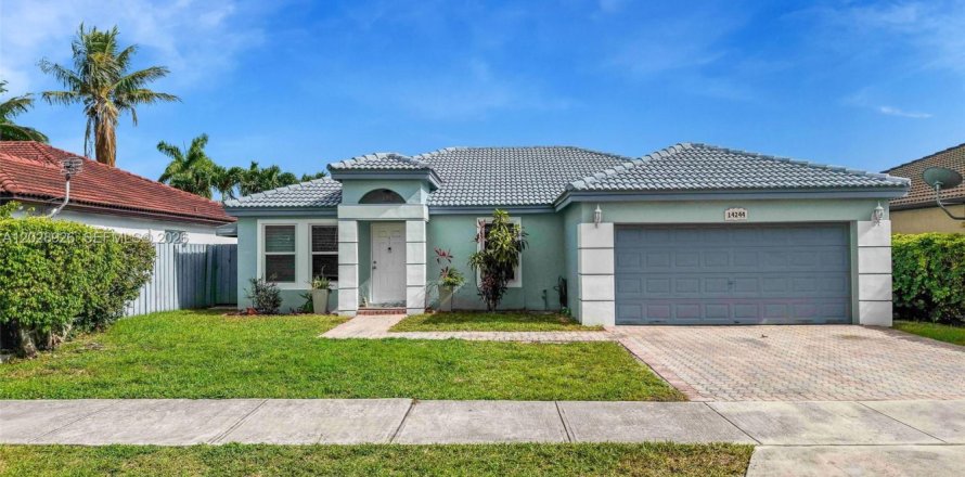 Villa ou maison à Miami, Floride 4 chambres, 155.05 m2 № 2178429