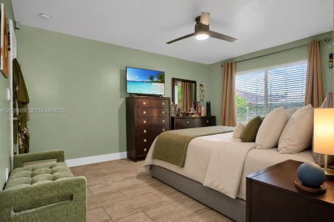 Villa ou maison à vendre à Miami, Floride: 4 chambres, 155.05 m2 № 2178429 - photo 14