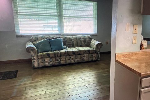 Casa en alquiler en Port Richey, Florida, 3 dormitorios, 121.7 m2 № 2284577 - foto 10