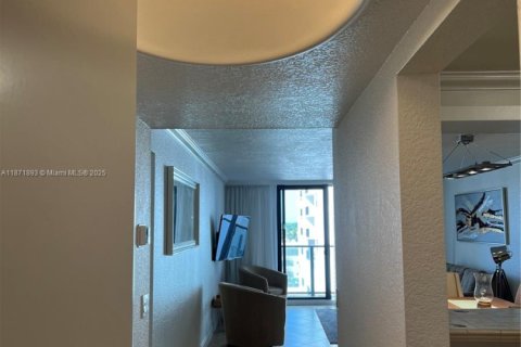 Condominio en venta en Hollywood, Florida, 1 dormitorio, 92.9 m2 № 1979588 - foto 3