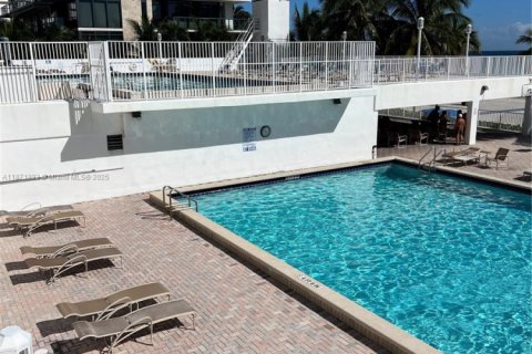 Condominio en venta en Hollywood, Florida, 1 dormitorio, 92.9 m2 № 1979588 - foto 23