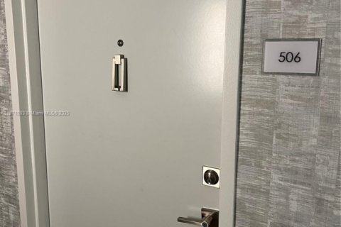 Condominio en venta en Hollywood, Florida, 1 dormitorio, 92.9 m2 № 1979588 - foto 19