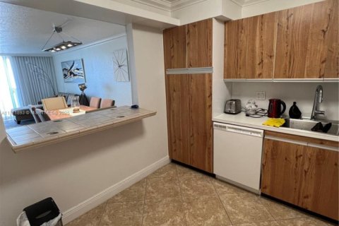 Condominio en venta en Hollywood, Florida, 1 dormitorio, 92.9 m2 № 1979588 - foto 5