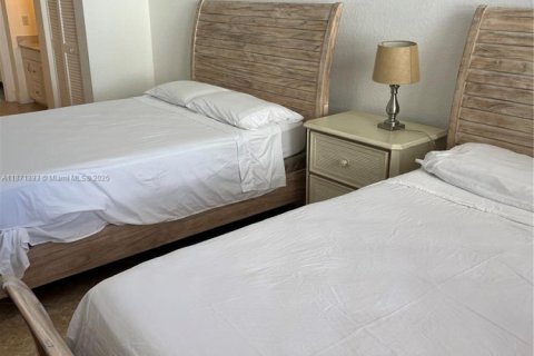 Condominio en venta en Hollywood, Florida, 1 dormitorio, 92.9 m2 № 1979588 - foto 11