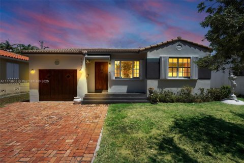 Casa en venta en Miami Beach, Florida, 4 dormitorios, 149.39 m2 № 1861255 - foto 1