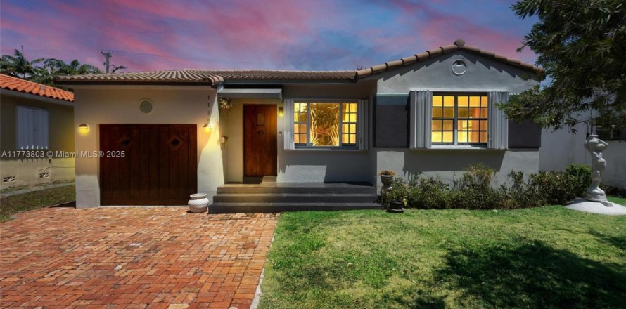 Casa en Miami Beach, Florida 4 dormitorios, 149.39 m2 № 1861255