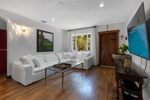Casa en venta en Miami Beach, Florida, 4 dormitorios, 149.39 m2 № 1861255 - foto 7