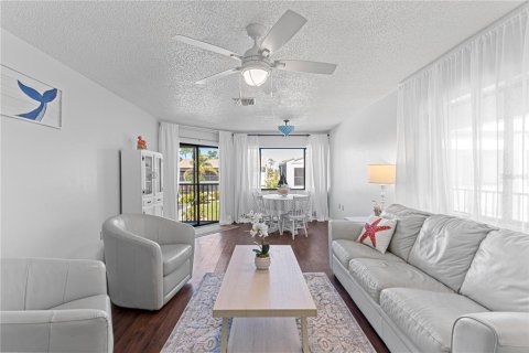 Condo in Punta Gorda, Florida, 2 bedrooms  № 1883665 - photo 8