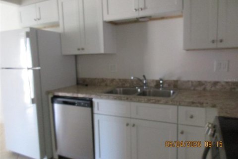 House in Kissimmee, Florida 2 bedrooms, 92.07 sq.m. № 2233794 - photo 5