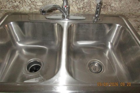 House in Kissimmee, Florida 2 bedrooms, 92.07 sq.m. № 2233794 - photo 12