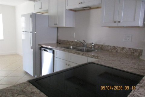 House in Kissimmee, Florida 2 bedrooms, 92.07 sq.m. № 2233794 - photo 6