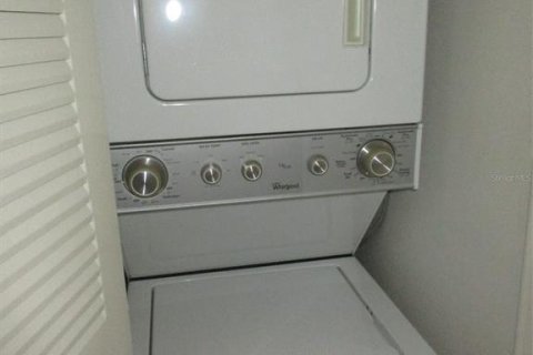 House in Kissimmee, Florida 2 bedrooms, 92.07 sq.m. № 2233794 - photo 15