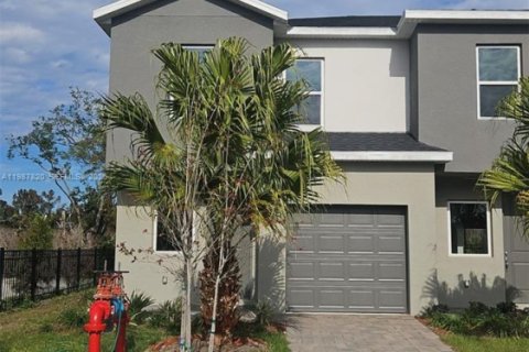 Adosado en Orlando, Florida 3 dormitorios № 2048984