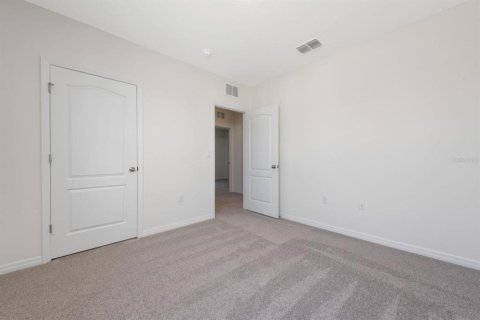 House in Davenport, Florida 5 bedrooms, 227.33 sq.m. № 1905072 - photo 28