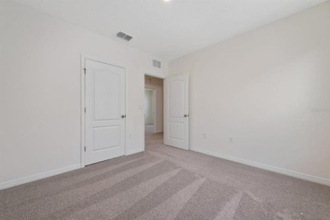 House in Davenport, Florida 5 bedrooms, 227.33 sq.m. № 1905072 - photo 27