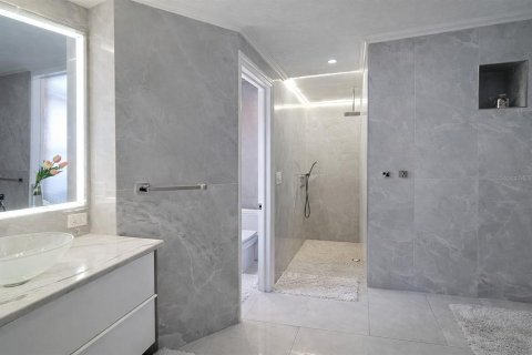 Купить виллу или дом в Венеция, Флорида 9 комнат, 157.1м2, № 2165964 - фото 16