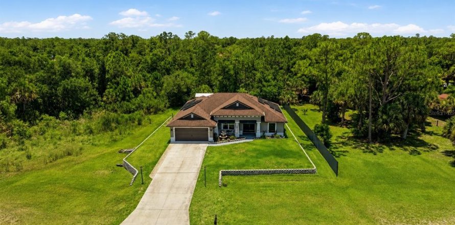 Casa en North Port, Florida 3 dormitorios, 170.38 m2 № 2235513