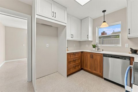 Villa ou maison à vendre à Tampa, Floride: 3 chambres, 139.82 m2 № 2400407 - photo 19