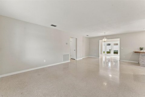 Villa ou maison à vendre à Tampa, Floride: 3 chambres, 139.82 m2 № 2400407 - photo 8