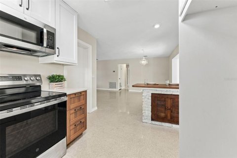Villa ou maison à vendre à Tampa, Floride: 3 chambres, 139.82 m2 № 2400407 - photo 4