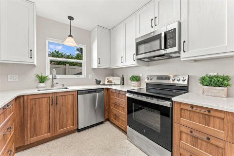 Villa ou maison à vendre à Tampa, Floride: 3 chambres, 139.82 m2 № 2400407 - photo 3