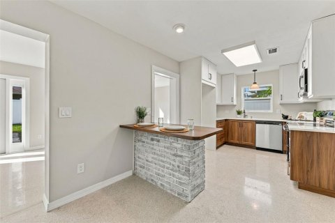 Villa ou maison à vendre à Tampa, Floride: 3 chambres, 139.82 m2 № 2400407 - photo 18