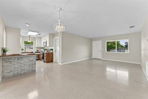 Villa ou maison à vendre à Tampa, Floride: 3 chambres, 139.82 m2 № 2400407 - photo 16