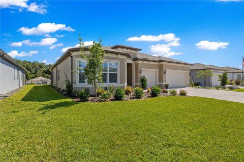 House in Ocala, Florida 3 bedrooms, 268.67 sq.m. № 2422655 - photo 2