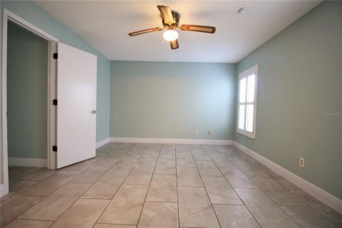 House in Orlando, Florida 2 bedrooms, 107.4 sq.m. № 2379648 - photo 12