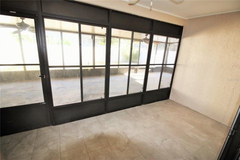 House in Orlando, Florida 2 bedrooms, 107.4 sq.m. № 2379648 - photo 19
