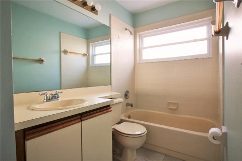 House in Orlando, Florida 2 bedrooms, 107.4 sq.m. № 2379648 - photo 14