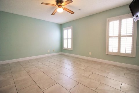 House in Orlando, Florida 2 bedrooms, 107.4 sq.m. № 2379648 - photo 8