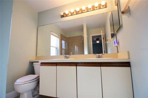 House in Orlando, Florida 2 bedrooms, 107.4 sq.m. № 2379648 - photo 13