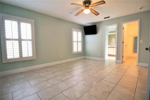 House in Orlando, Florida 2 bedrooms, 107.4 sq.m. № 2379648 - photo 7