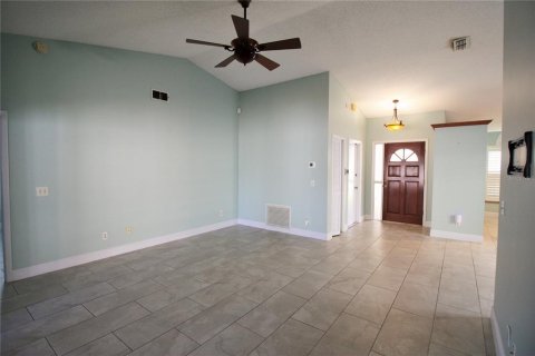 House in Orlando, Florida 2 bedrooms, 107.4 sq.m. № 2379648 - photo 10