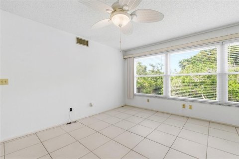 Condo in Clearwater, Florida, 3 bedrooms  № 2195369 - photo 15