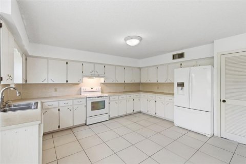 Condo in Clearwater, Florida, 3 bedrooms  № 2195369 - photo 20