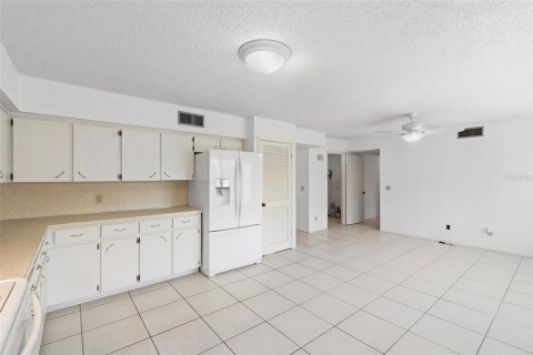 Condo in Clearwater, Florida, 3 bedrooms  № 2195369 - photo 25