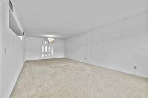 Condo in Clearwater, Florida, 3 bedrooms  № 2195369 - photo 8