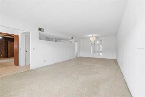 Condo in Clearwater, Florida, 3 bedrooms  № 2195369 - photo 9