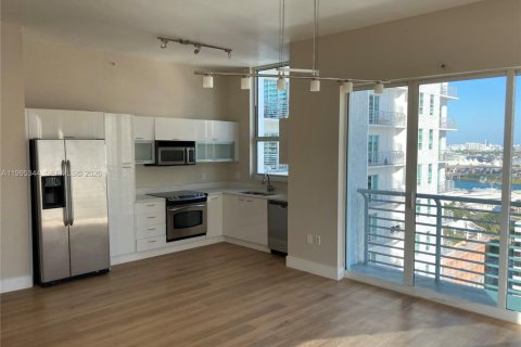 Condominio en Miami, Florida, 2 dormitorios  № 2062984