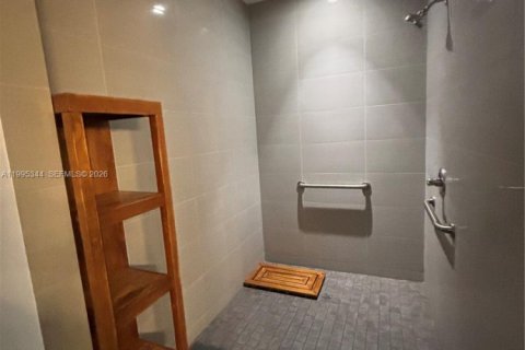 Condominio en alquiler en Miami, Florida, 2 dormitorios, 96.25 m2 № 2062984 - foto 25