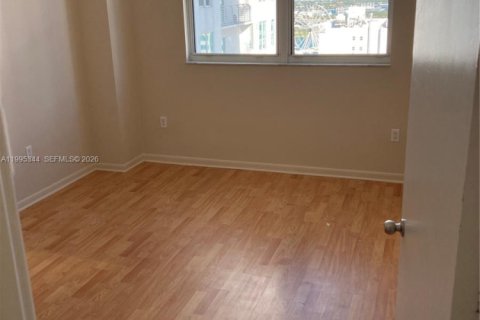 Condominio en alquiler en Miami, Florida, 2 dormitorios, 96.25 m2 № 2062984 - foto 10